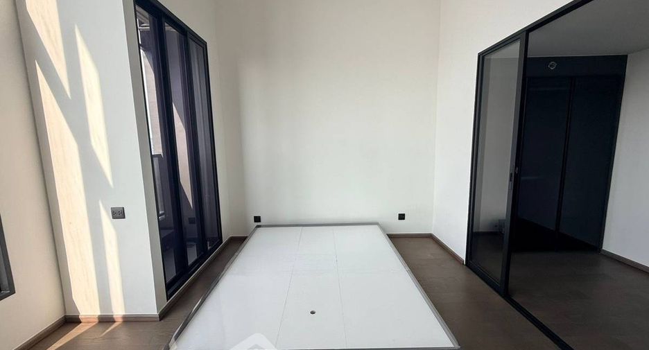 For rent 2 bedrooms condo in Bang Rak, Bangkok