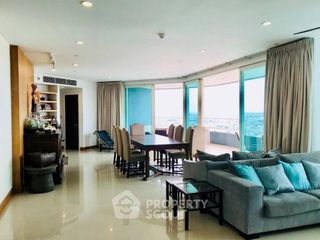For sale 3 bedrooms condo in Bang Kho Laem, Bangkok