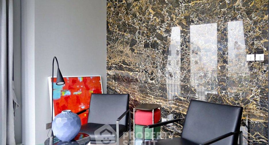 For rent 2 bedrooms condo in Khlong Toei, Bangkok