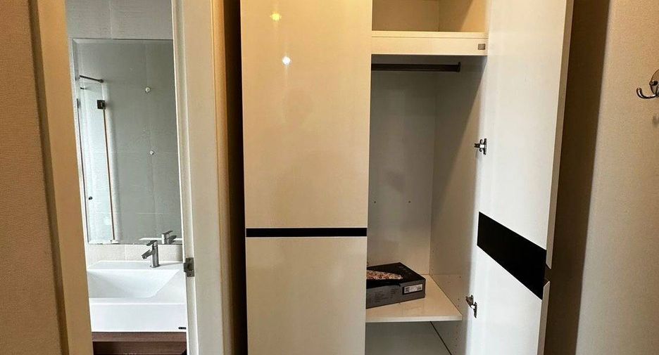 For sale 2 bedrooms condo in Wang Thonglang, Bangkok