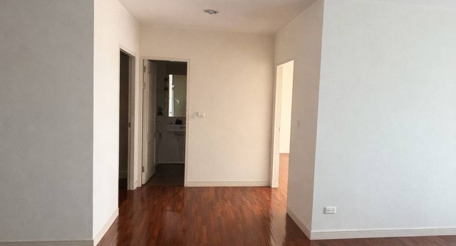 For rent and for sale 3 bedrooms condo in Phaya Thai, Bangkok