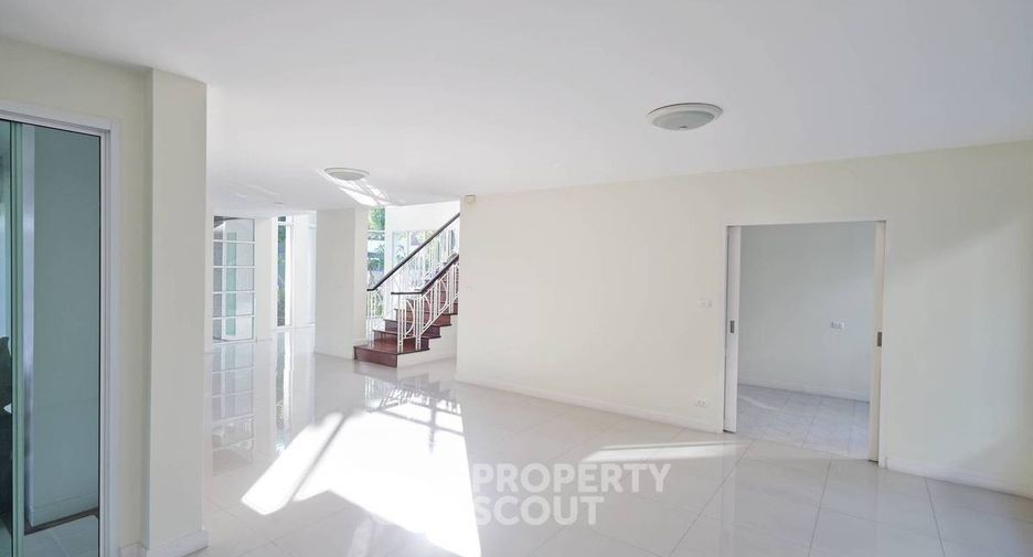 For sale 3 bedrooms house in Prawet, Bangkok
