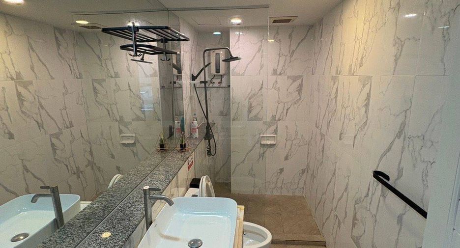 For rent and for sale 1 bed condo in Yan Nawa, Bangkok