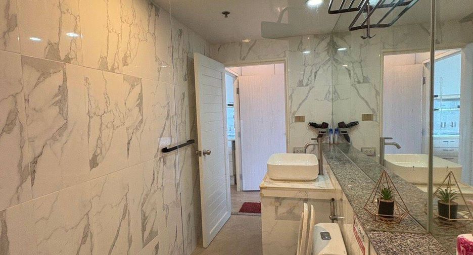 For rent and for sale 1 bed condo in Yan Nawa, Bangkok