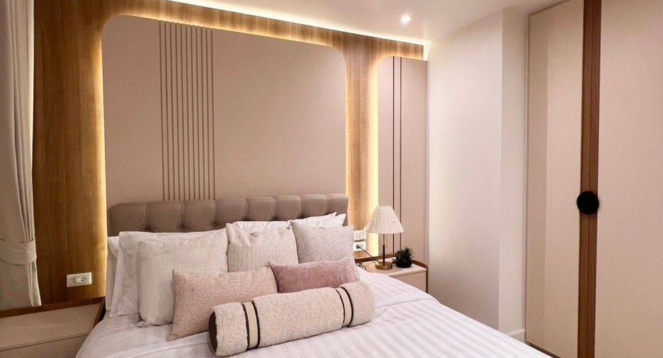 For sale 3 bedrooms condo in Yan Nawa, Bangkok