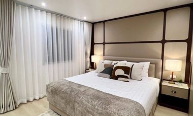For sale 3 bedrooms condo in Yan Nawa, Bangkok