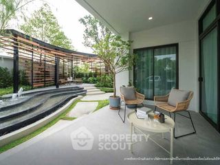 For sale 5 bedrooms house in Khlong Sam Wa, Bangkok