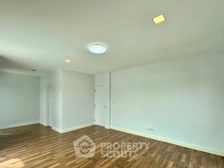 For sale 4 bedrooms house in Bang Khun Thian, Bangkok