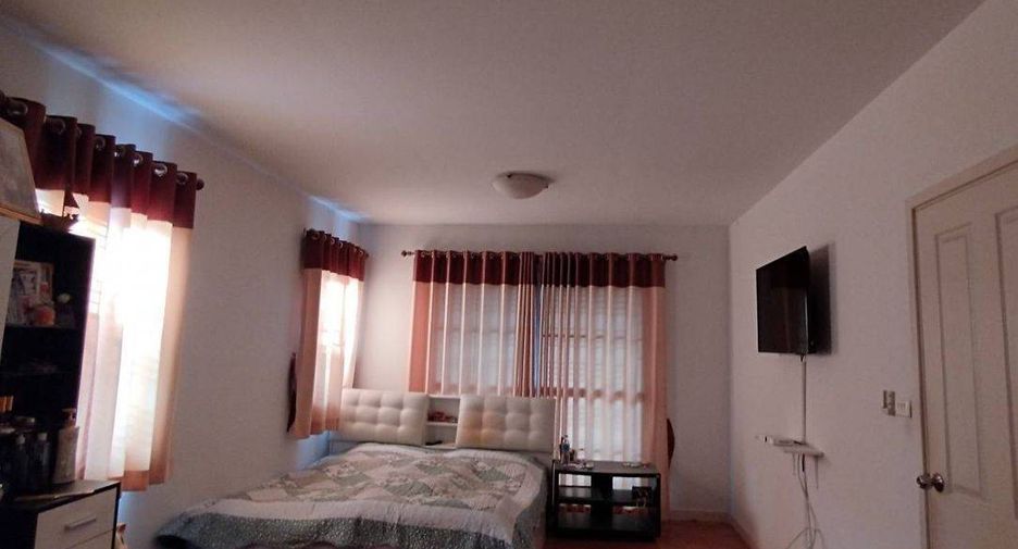 For sale 3 bedrooms house in Lat Krabang, Bangkok