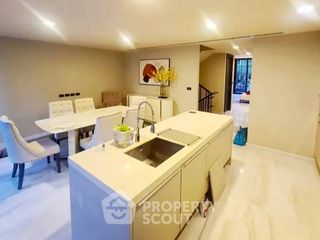For rent and for sale 4 bedrooms townhouse in Watthana, Bangkok
