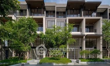 For rent and for sale 4 bedrooms townhouse in Watthana, Bangkok