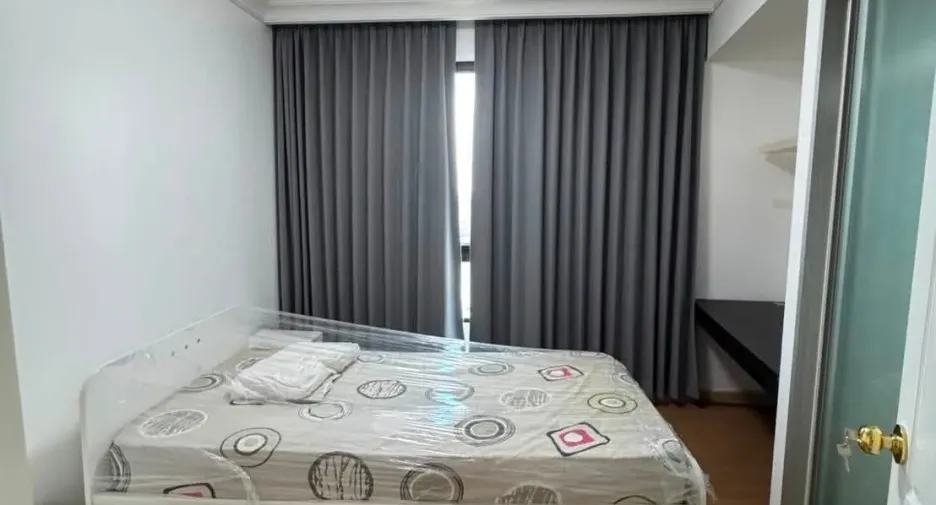 For rent 2 bedrooms condo in Bang Kho Laem, Bangkok