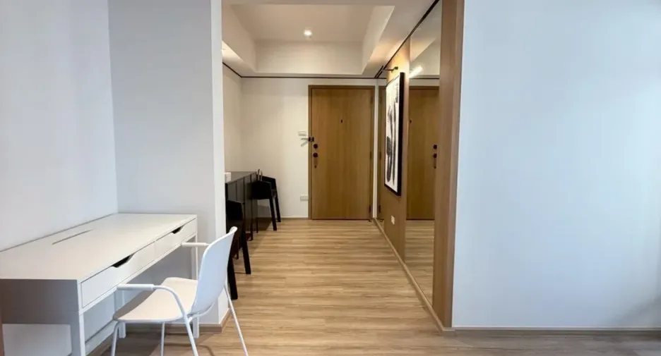 For rent 2 bedrooms apartment in Watthana, Bangkok