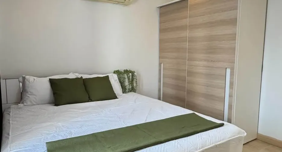 For rent 3 bedrooms condo in Huai Khwang, Bangkok
