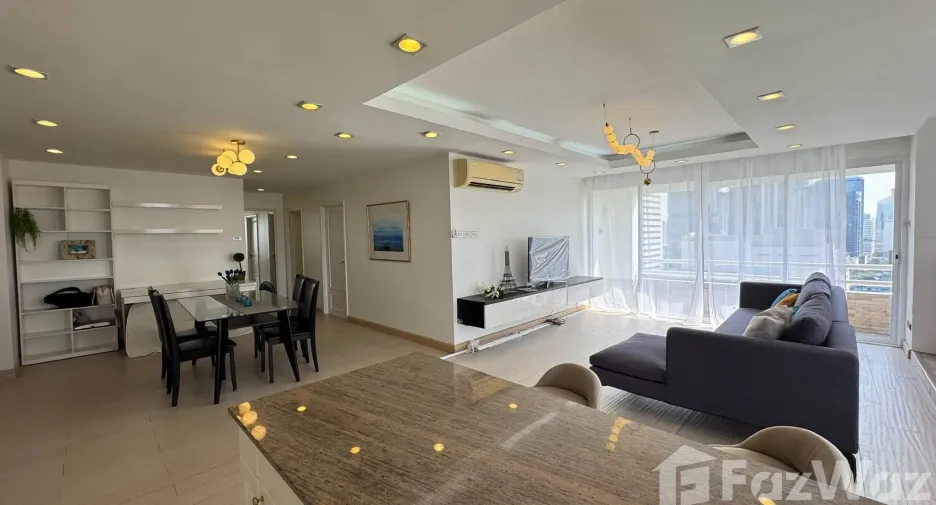 For rent 3 bedrooms condo in Huai Khwang, Bangkok