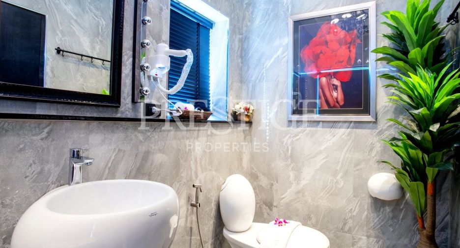 For sale 8 bedrooms house in Jomtien, Pattaya