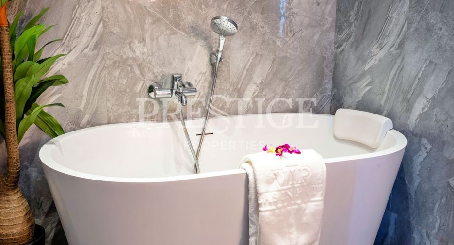 For sale 8 bedrooms house in Jomtien, Pattaya