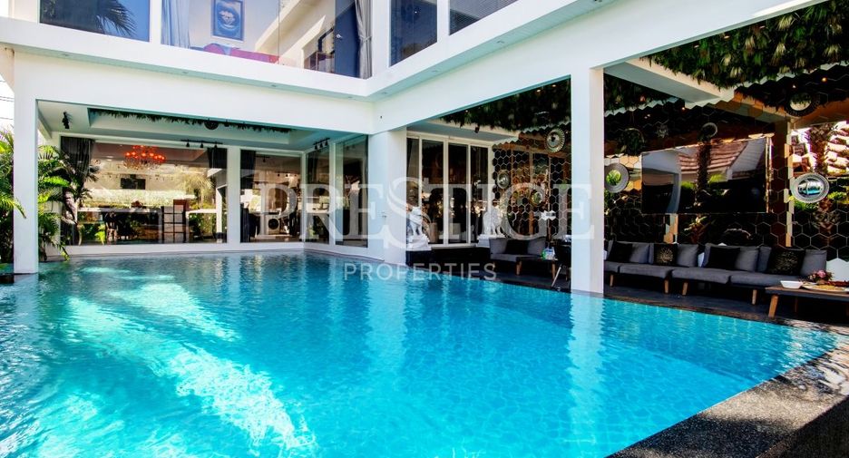 For sale 8 bedrooms house in Jomtien, Pattaya