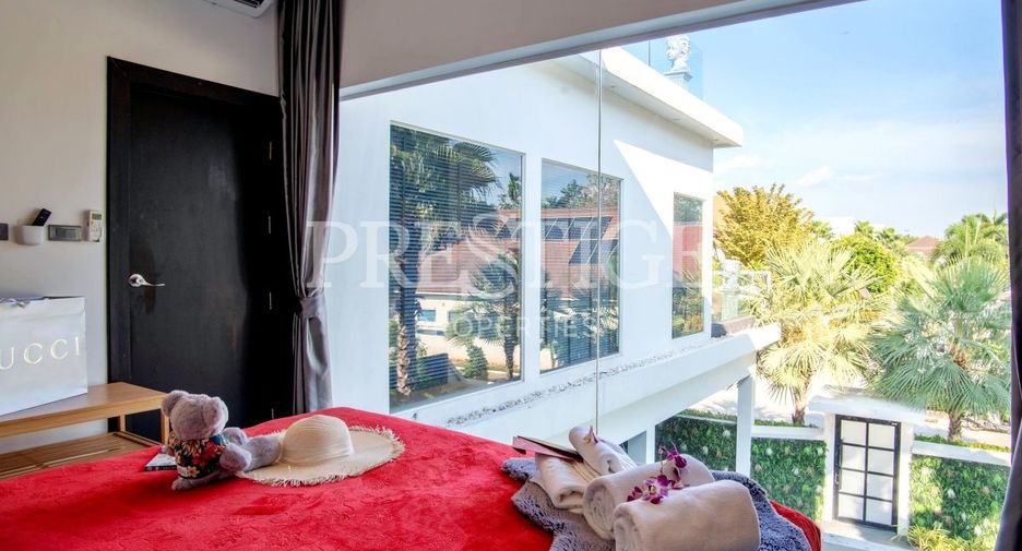 For sale 8 bedrooms house in Jomtien, Pattaya
