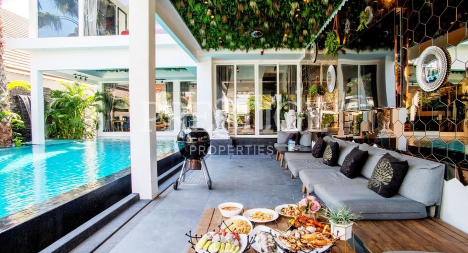 For sale 8 bedrooms house in Jomtien, Pattaya