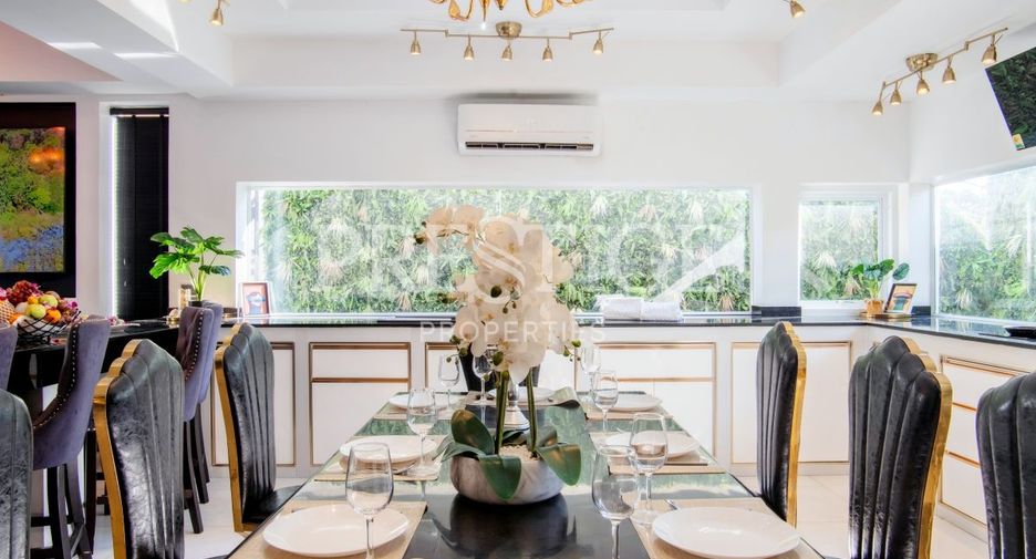 For sale 8 bedrooms house in Jomtien, Pattaya