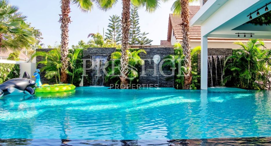 For sale 8 bedrooms house in Jomtien, Pattaya