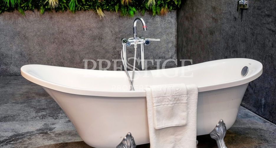 For sale 8 bedrooms house in Jomtien, Pattaya