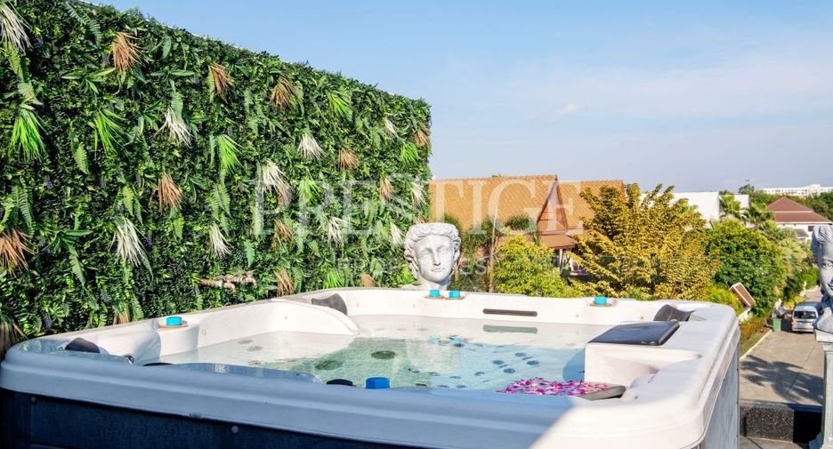 For sale 8 bedrooms house in Jomtien, Pattaya