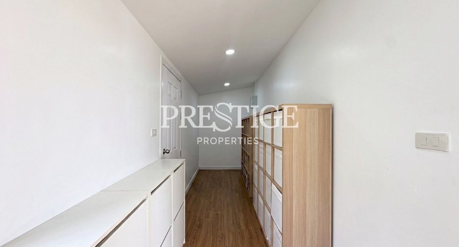 Casa en alquiler de 6 habitaciones en East Pattaya, Pattaya