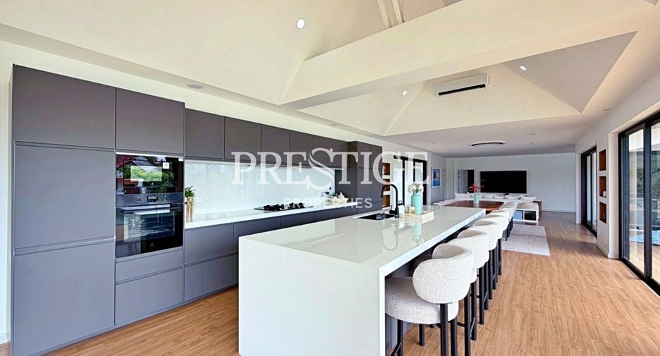 Casa en alquiler de 6 habitaciones en East Pattaya, Pattaya