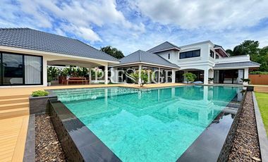 Casa en alquiler de 6 habitaciones en East Pattaya, Pattaya