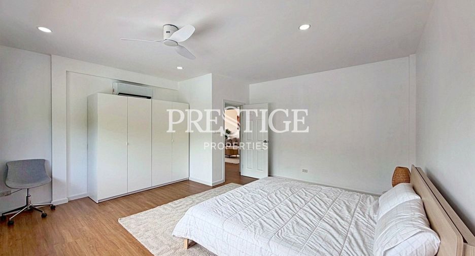Casa en alquiler de 6 habitaciones en East Pattaya, Pattaya