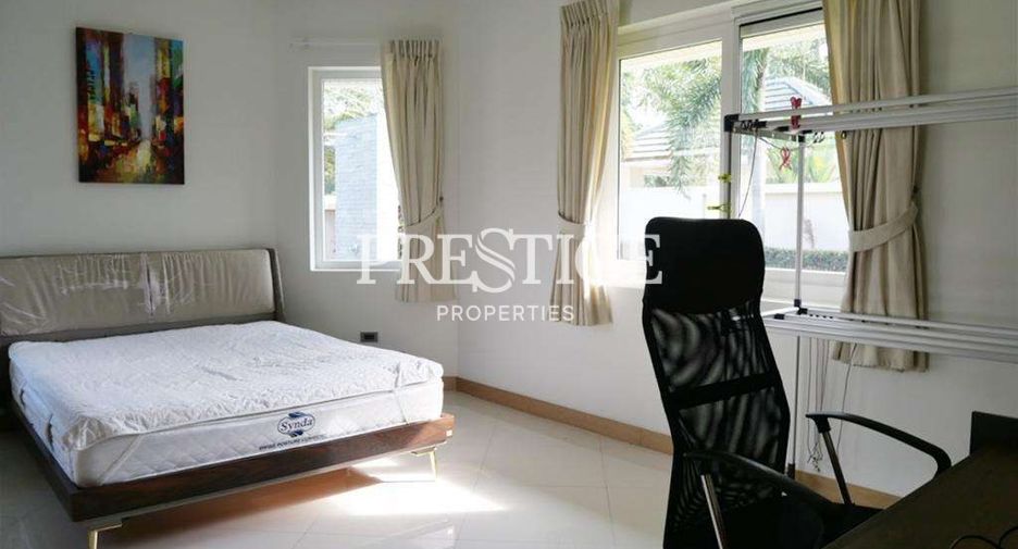 Casa en alquiler de 3 habitaciones en Bang Lamung, Chonburi