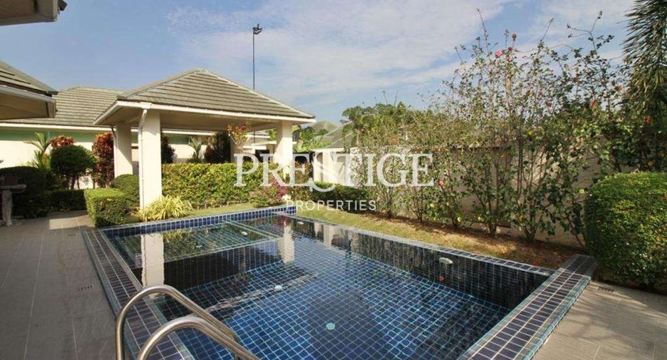 Casa en alquiler de 3 habitaciones en Bang Lamung, Chonburi