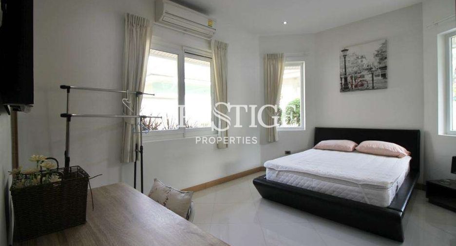 Casa en alquiler de 3 habitaciones en Bang Lamung, Chonburi