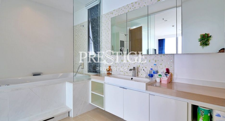 For rent 2 bedrooms condo in North Pattaya, Pattaya