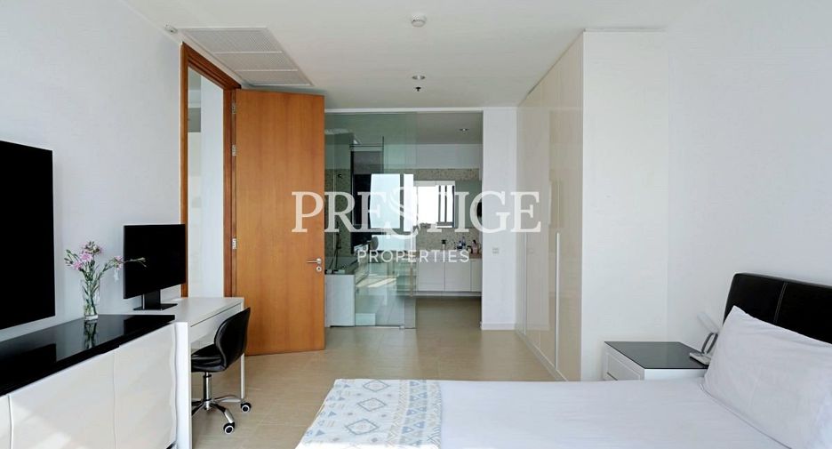 For rent 2 bedrooms condo in North Pattaya, Pattaya