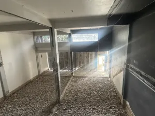 For rent 4 bedrooms retail Space in Khlong Toei, Bangkok