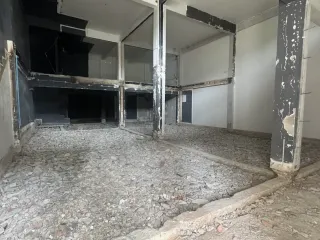 For rent 4 bedrooms retail Space in Khlong Toei, Bangkok