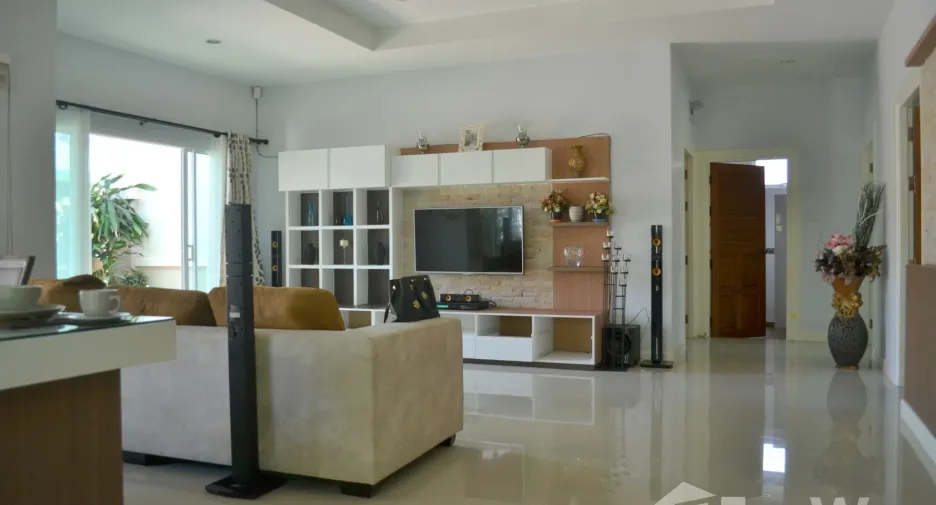 For rent 3 bedrooms house in Huay Yai, Pattaya