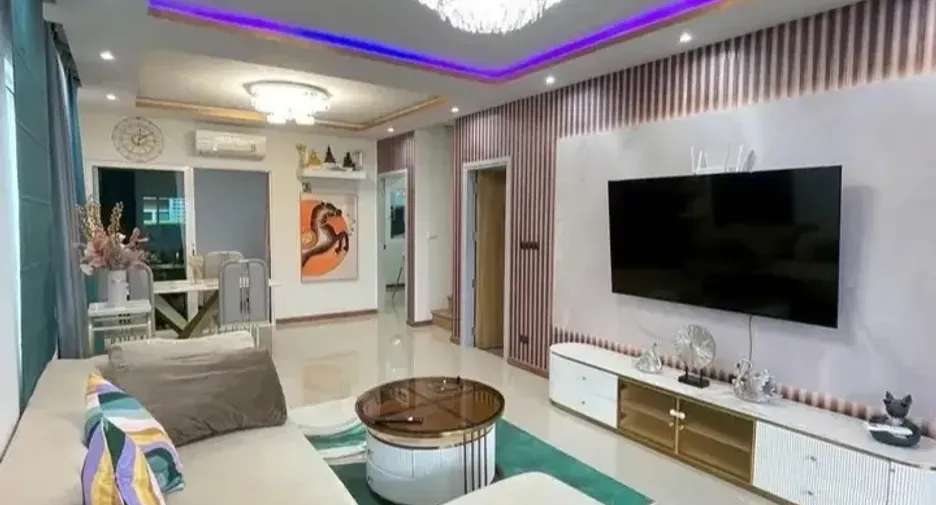For rent 4 bedrooms house in Mueang Phuket, Phuket