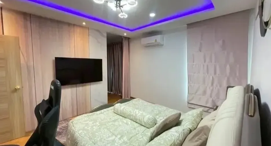 For rent 4 bedrooms house in Mueang Phuket, Phuket