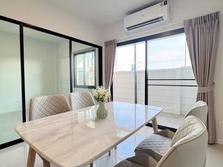 For rent 3 bedrooms townhouse in Lat Krabang, Bangkok