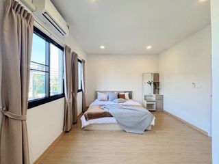 For rent 3 bedrooms townhouse in Lat Krabang, Bangkok