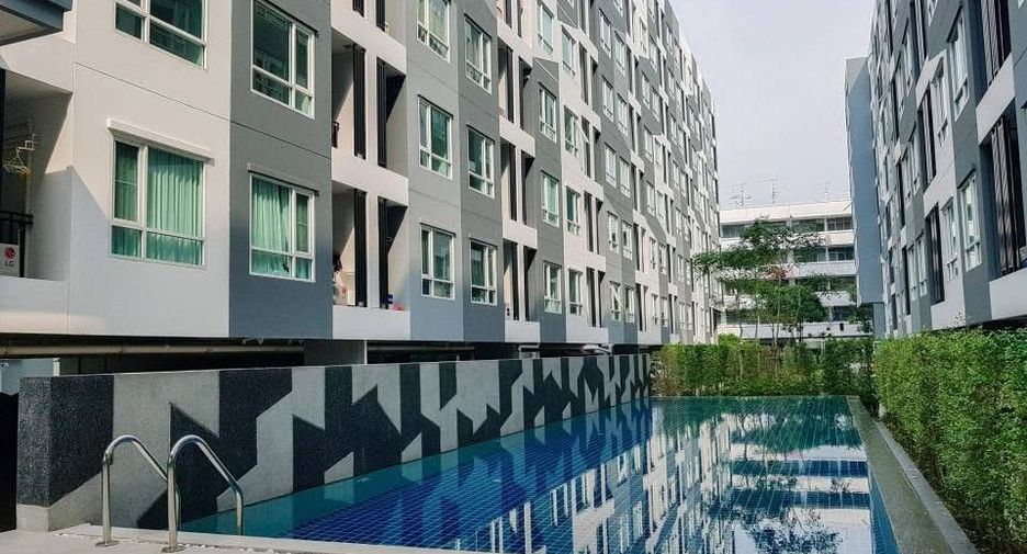 For sale 1 bed condo in Phra Khanong, Bangkok