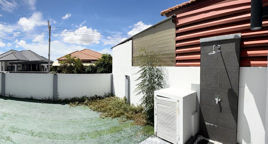 For sale 2 bedrooms house in East Pattaya, Pattaya