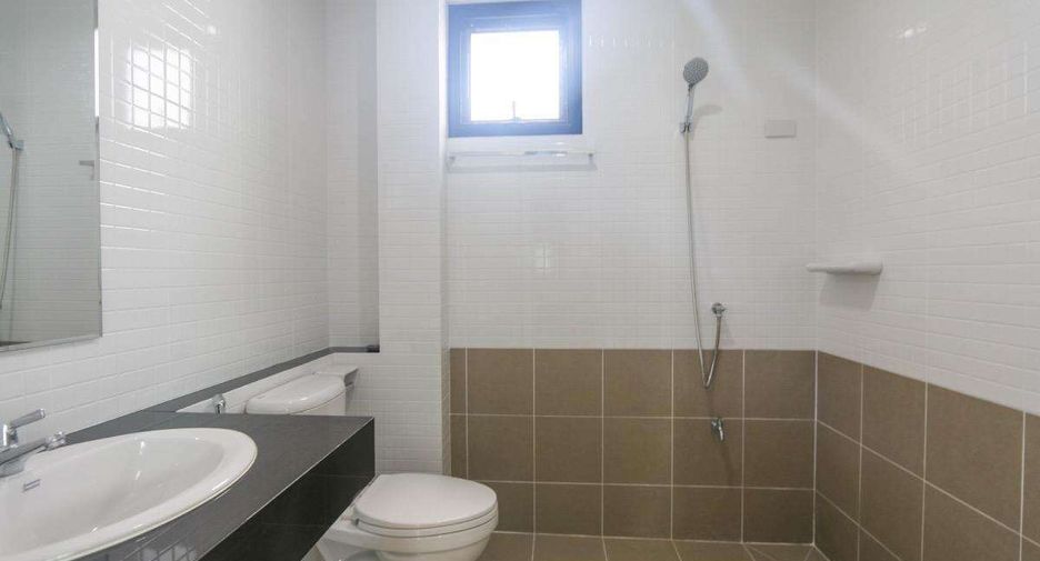 For rent 3 bedrooms house in Saraphi, Chiang Mai