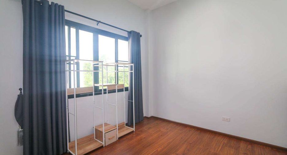 For rent 3 bedrooms house in Saraphi, Chiang Mai