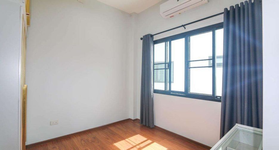 For rent 3 bedrooms house in Saraphi, Chiang Mai
