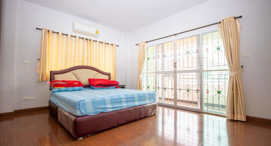 For rent 3 bedrooms house in San Kamphaeng, Chiang Mai